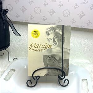 Marilyn Monroe Book & DVD Set